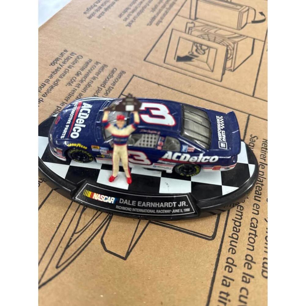 🏁 Dale Earnhardt Jr. NASCAR Winner’s Circle‎ Display (1998 Richmond)
